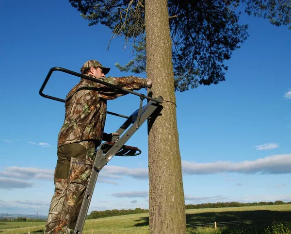 BushWear Panther folding highseat bundle priced at £374.98 - Image 3